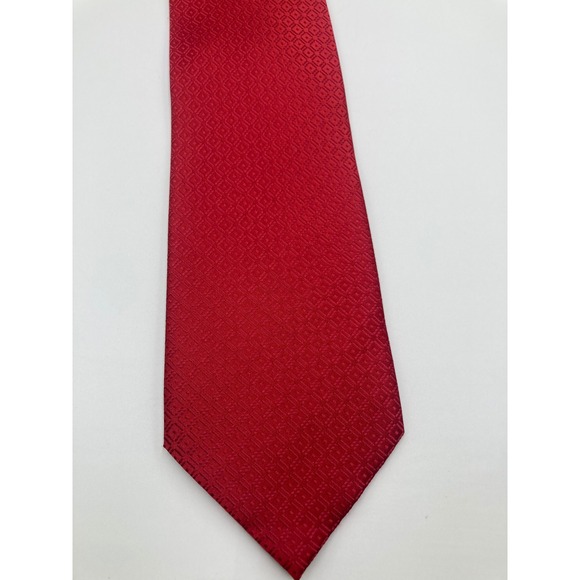 NWT UNLISTED Kenneth‎ Cole Production Red Diamond Pattern Silk Neck Tie - Picture 5 of 6